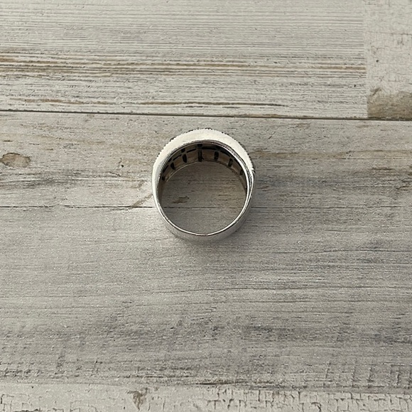 Beautiful Silver Marcasite Ring. - Picture 3 of 5